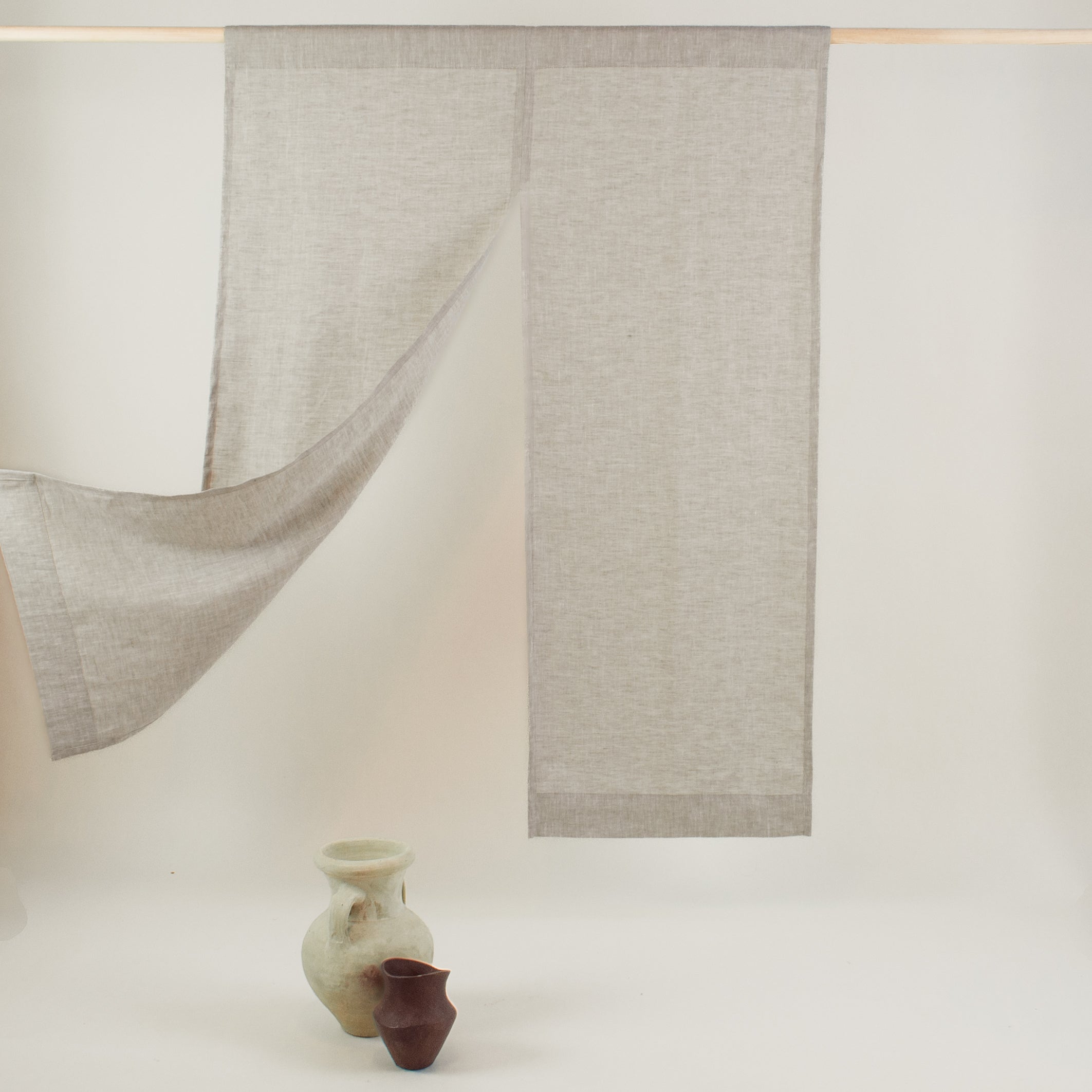 Traditional linen noren, door way curtain. bamboo pattern on white (07DA52) 35