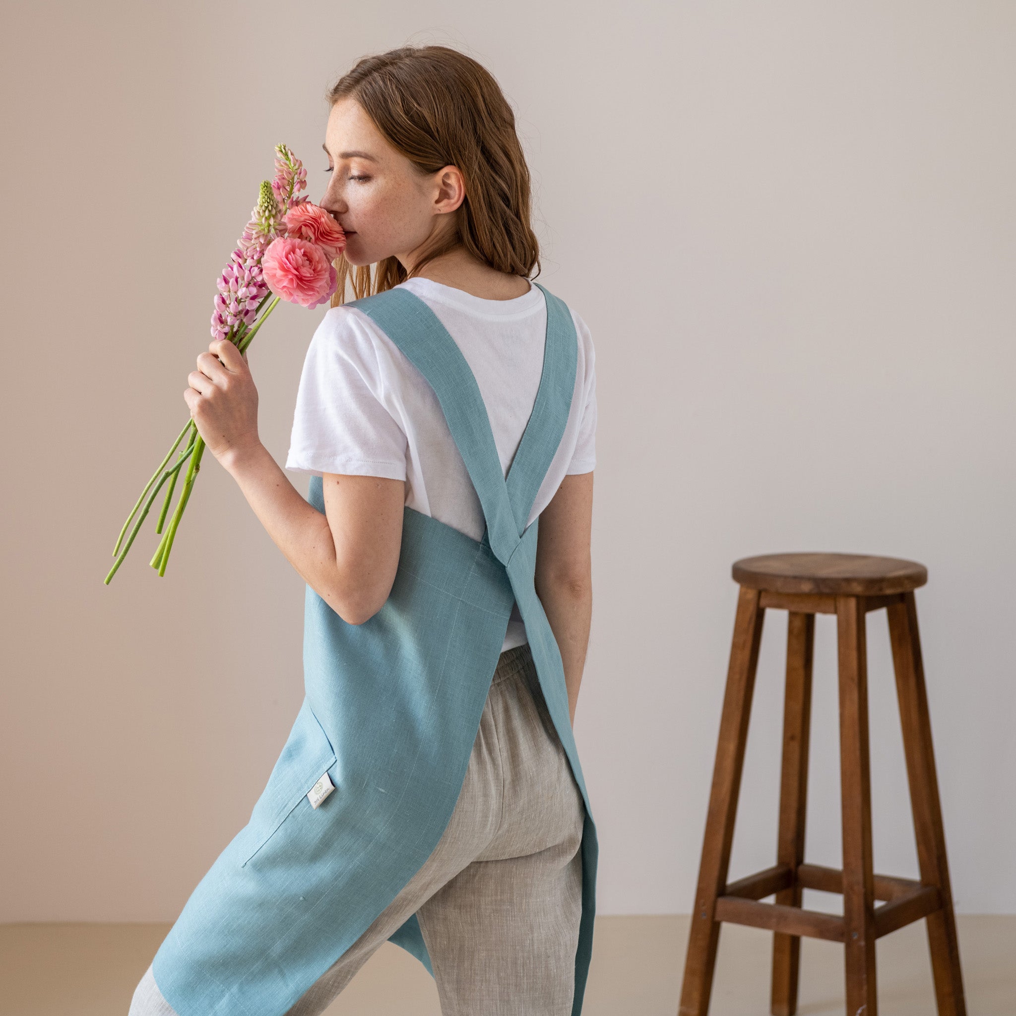 fancy ribbon エプロン 新型] NEW X–STYLE APRON (SMOKY BEIGECOLOR)※背中でクロ