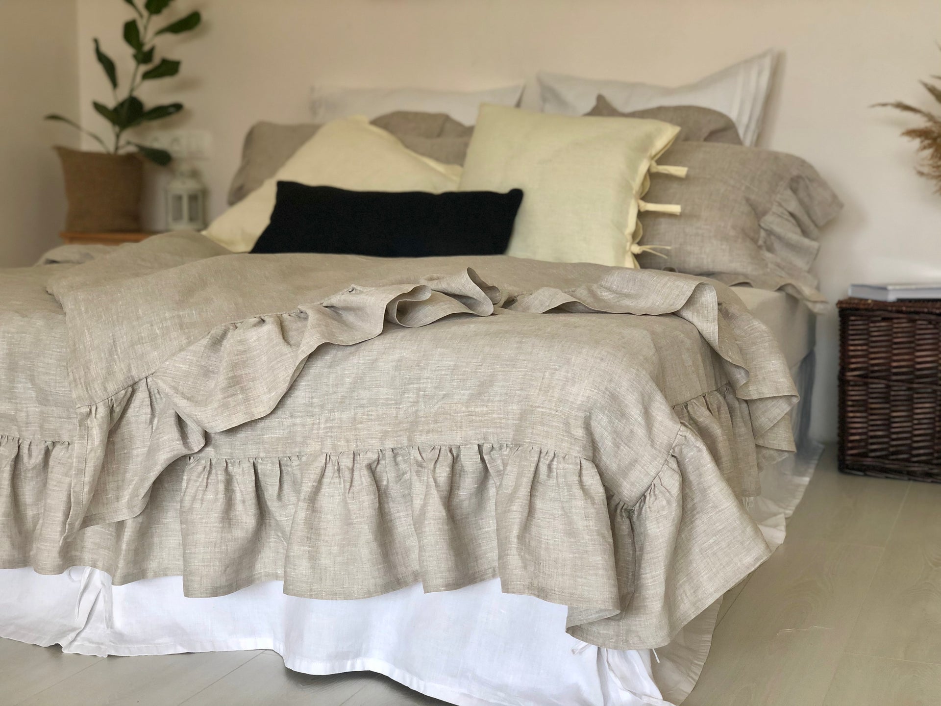 Linen Duvet Set Ruffled