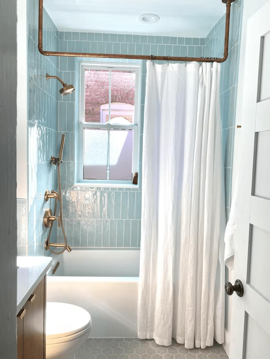Curtain in Off-White Color