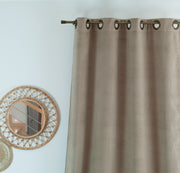 Thermal Curtain with Metallic Grommets