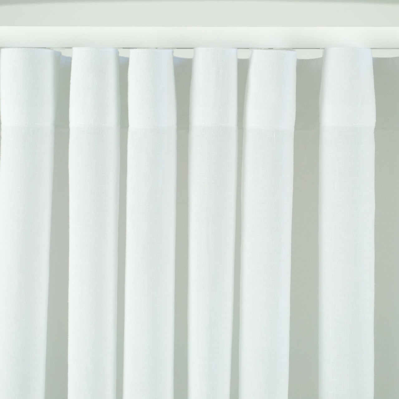 Curtain in White Color
