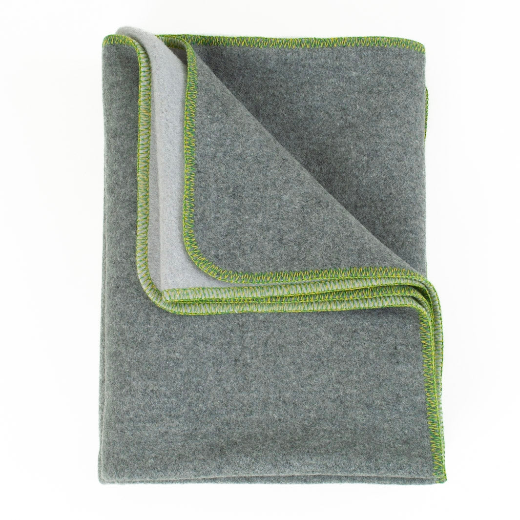 Chunky Wool Blanket – Grey Throw Blanket With Green Binding