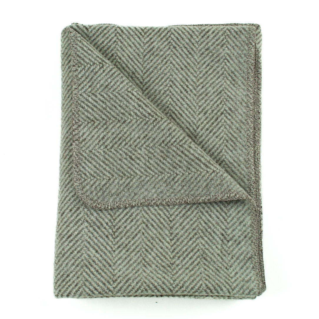 Soft Brown and Cream Blanket With Herringbone Pattern – Wool Blend Blanket Made of Wool, Cotton, and Nylon