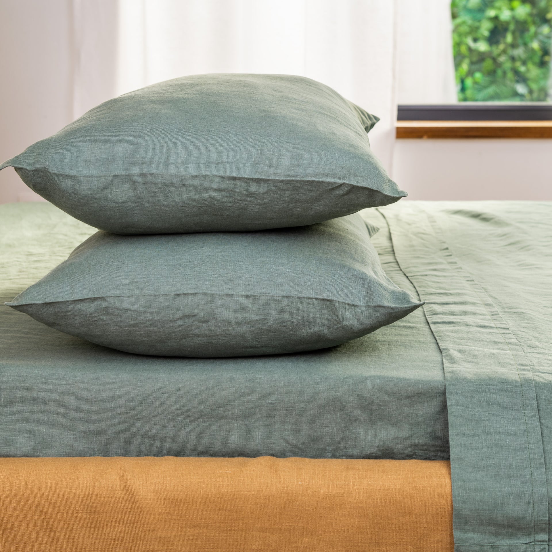 Dark Green Linen Bedding 3 pcs Set - Duvet Cover and 2 Pillowcases in