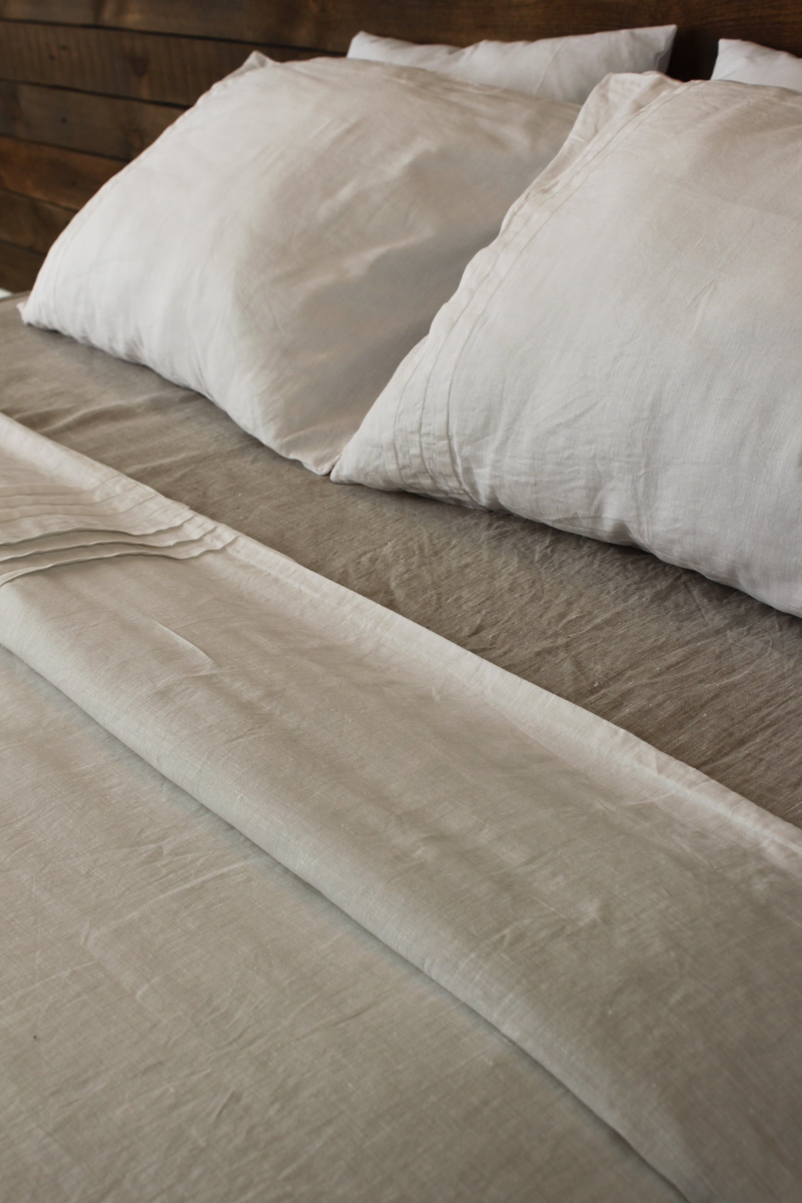 Linen Bedding Set with Pleats